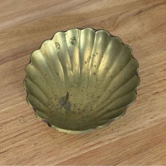 Vintage Other - Vintage Brass Clam Shell Footed Trinket Dish Small